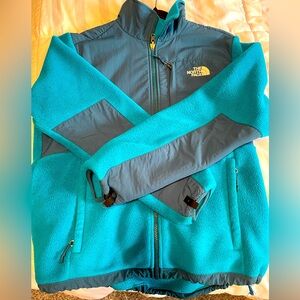 North Face women’s fleece in teal w/dark blue.